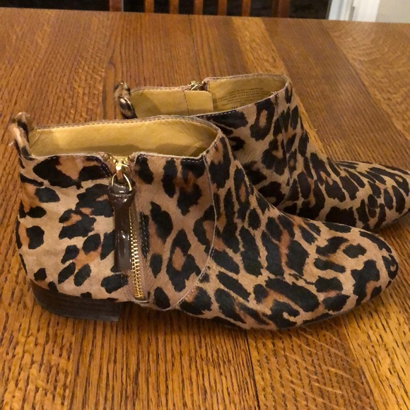 Shoes - Nine West Leopard booties